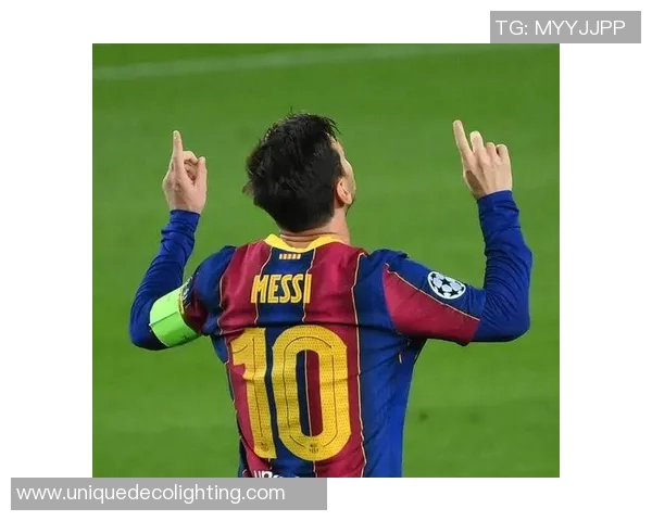 足球场上的传奇人物：从梅西到C罗，探寻他们的成功之路